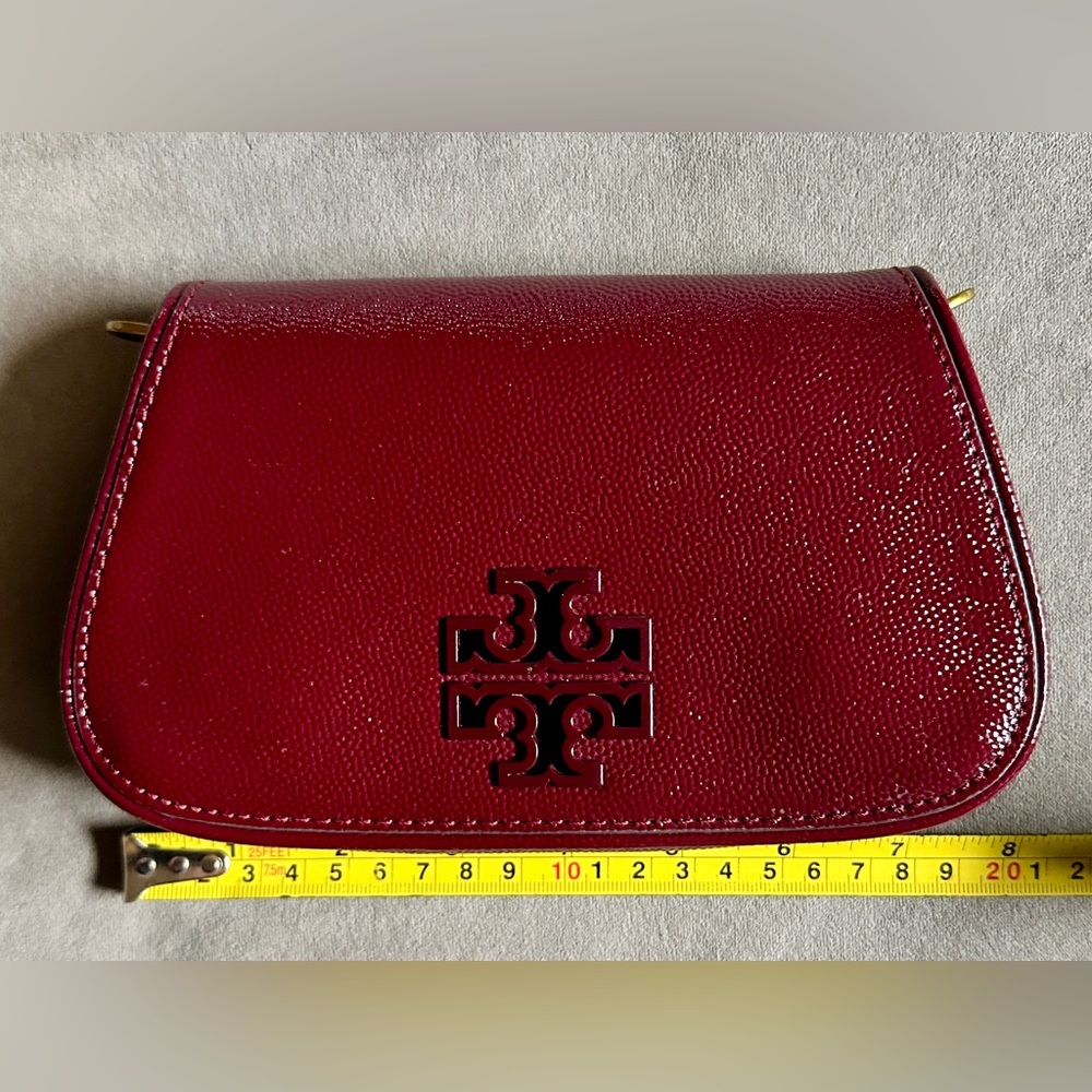 ❌SOLD❌Like New - Tory Burch Crossbody/Clutch- Wine Red